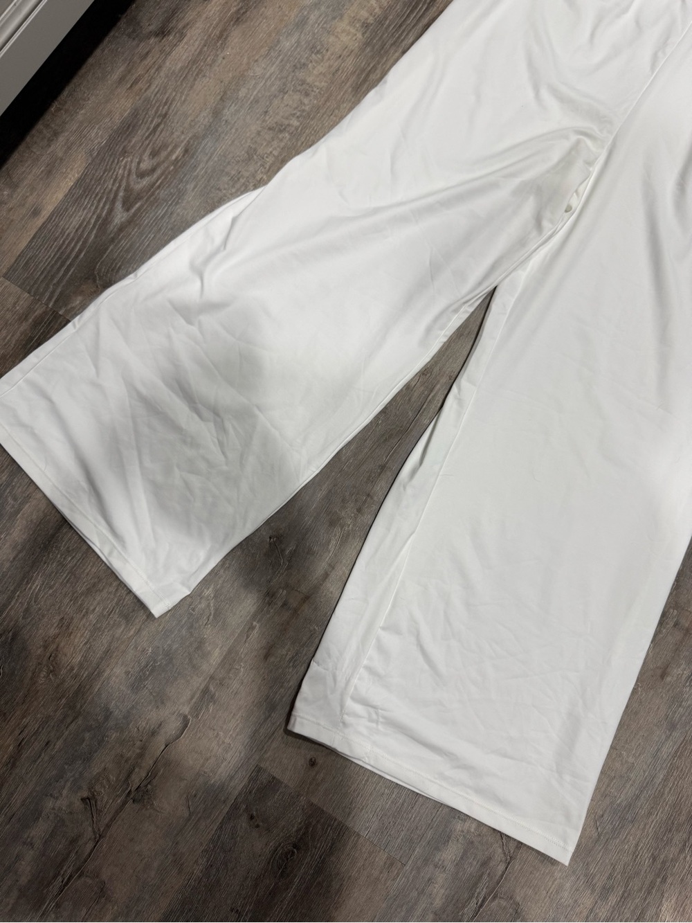 HALARA White Long-Sleeve Wide-Leg Jumpsuit - Picture 9 of 12